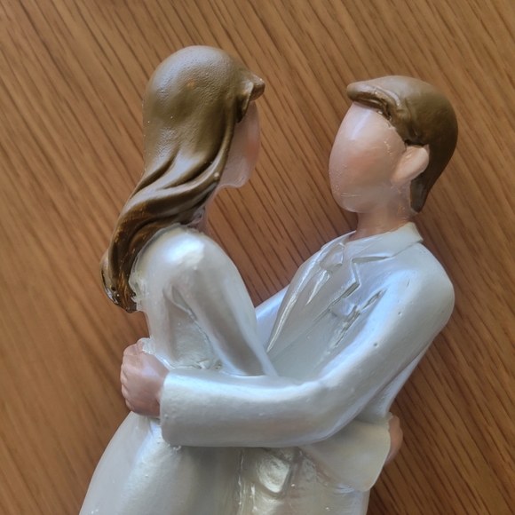 Romantic Hand-Painted Couple Figures - Picture 2 of 7